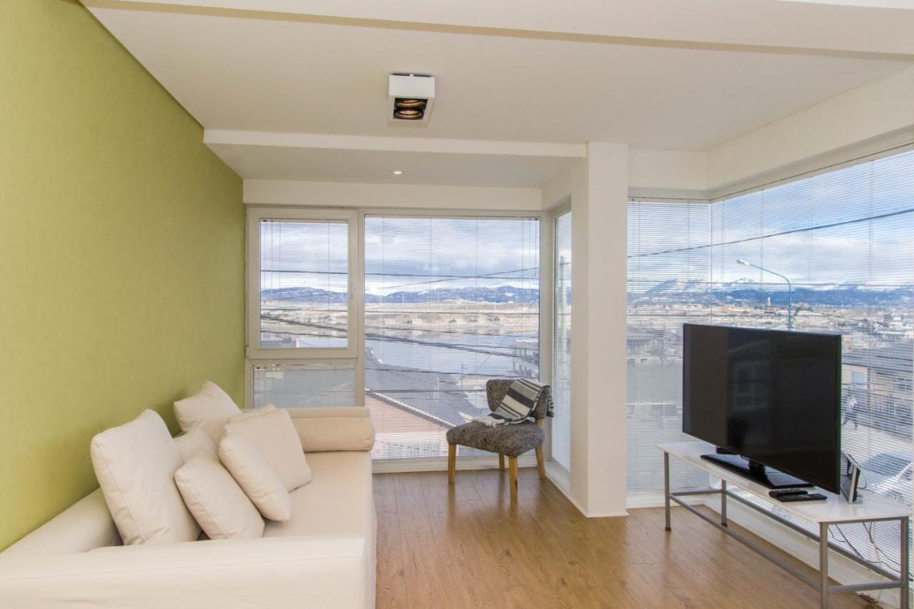 Del Carmen Departamentos Apartment Ushuaia Bagian luar foto